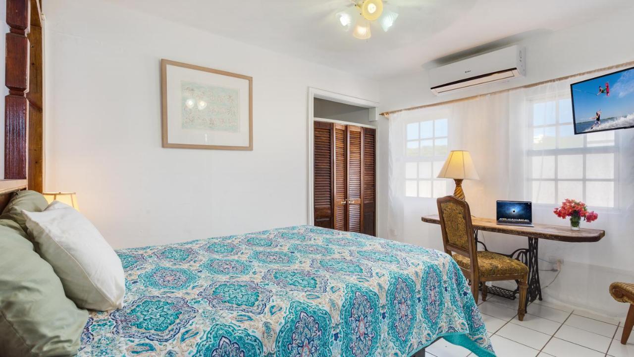 Edwards Guesthouse Sandy Ground Village Ngoại thất bức ảnh
