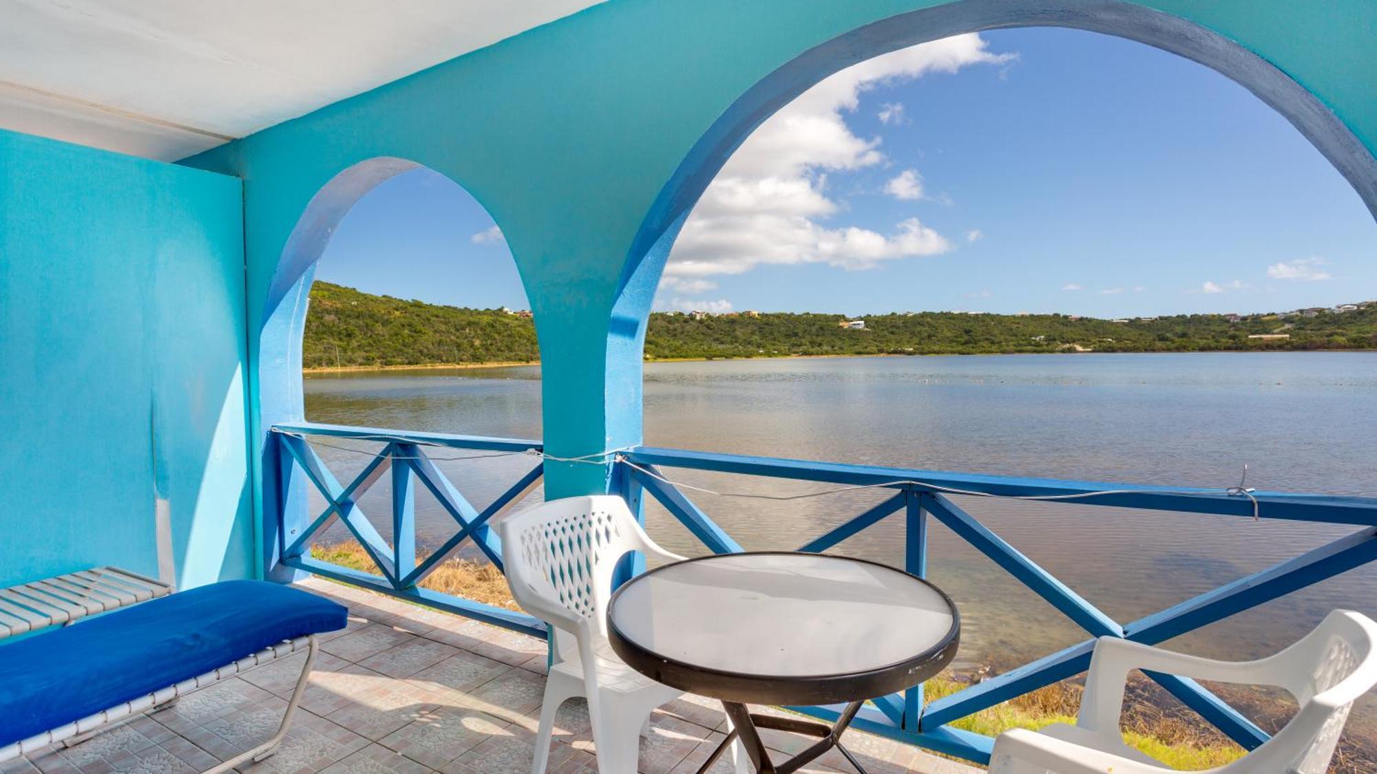 Edwards Guesthouse Sandy Ground Village Ngoại thất bức ảnh