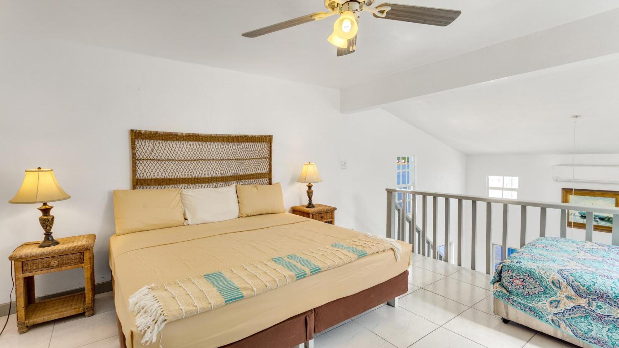 Edwards Guesthouse Sandy Ground Village Ngoại thất bức ảnh